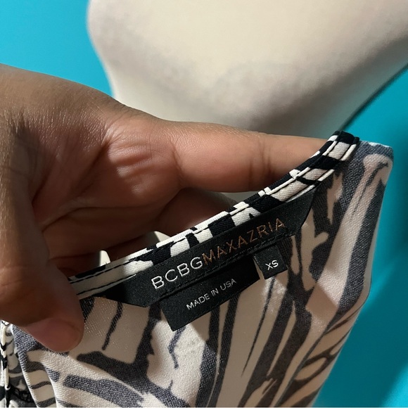 BCBGMaxAzria XS Black White Printed 3/4 Sleeve Wrap Dress - Picture 5 of 6